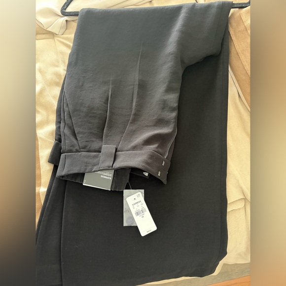 Express Textured High Waisted Relaxed Trouser - Picture 6 of 7